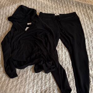 Lou & Grey Black SignatureSoft Apparel